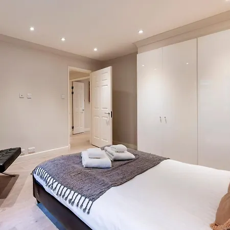 Stunning 2-Bedroom-Hosted By Sweetstay London Exterior photo